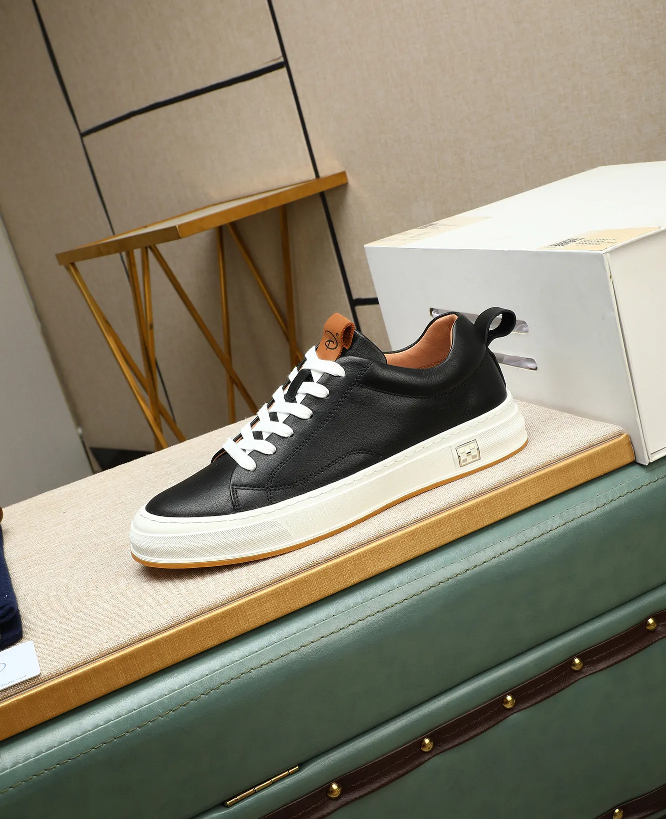 Men's men's shoes 💰420 high-end version. PRADA (Prada) men's casual style, compare the quality at the counter 🧚🏿♂️Imported cowhide fabric 🐎Water-dyed comfortable and soft cowhide lining for feet 🐂Genuine leather outsole with label 🎉 Size 38-44. Can be customized for 45💥🏆